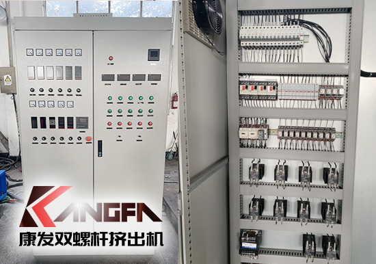 新一代65B型康發(fā)JSH標(biāo)準(zhǔn)化全新雙螺桿擠出造粒機組系列、品質(zhì)控制柜、真空系統(tǒng)等展示