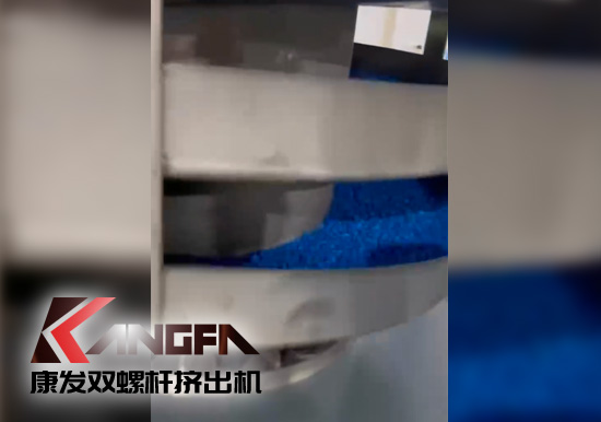 JSH雙階式85/200單、雙螺桿造粒機(jī)電纜料生產(chǎn)線試機(jī) 產(chǎn)量達(dá)1.5噸/每小時(shí)
