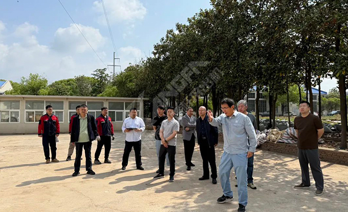 中石化相關(guān)公司、康發(fā)雙螺桿造粒機(jī)與新疆鵬安能源科技有限責(zé)任就關(guān)于廢塑料分選技術(shù)合作洽談