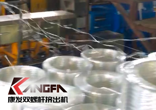 標(biāo)準(zhǔn)化雙螺桿擠出造粒機(jī)組采用新款一體化便攜開機(jī)方式，康發(fā)塑機(jī)為您想的更多！