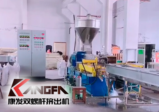 熔噴料雙螺桿擠出造粒機(jī)組設(shè)備視頻，日產(chǎn)量可達(dá)800萬只口罩用原料，熔脂可達(dá)1400-1600