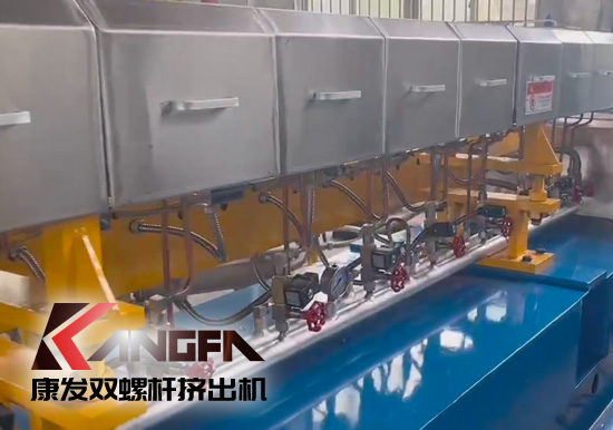 康發(fā)雙螺桿造粒機(jī)生產(chǎn)車間戰(zhàn)酷暑，保生產(chǎn)視頻剪輯。新的一月，新的一天，努力工作，努力生活！加油康發(fā)人！